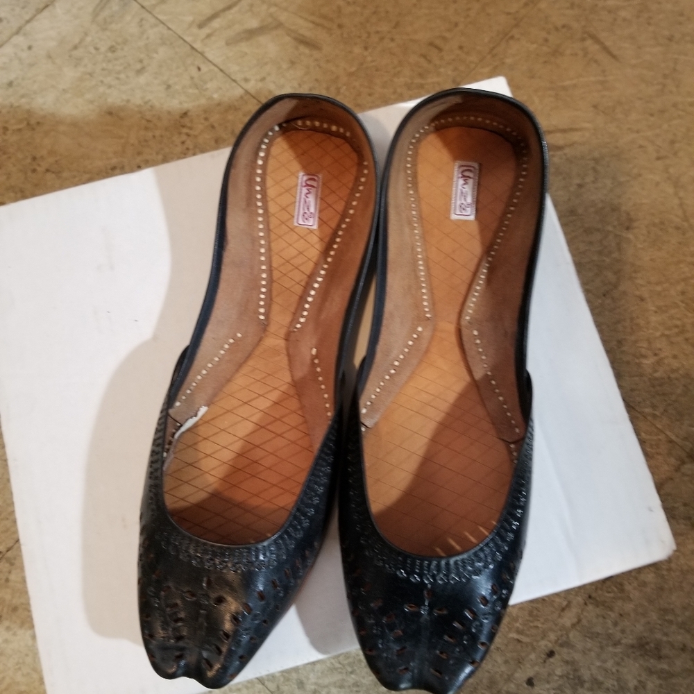 Flats - Picture 2 of 3